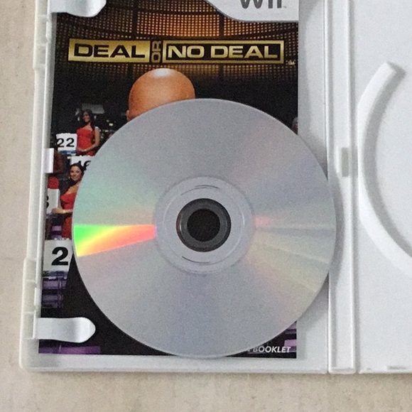Deal Or No Deal Nintendo Wii Game Complete Howie Mandel Show Host - Picture 7 of 8